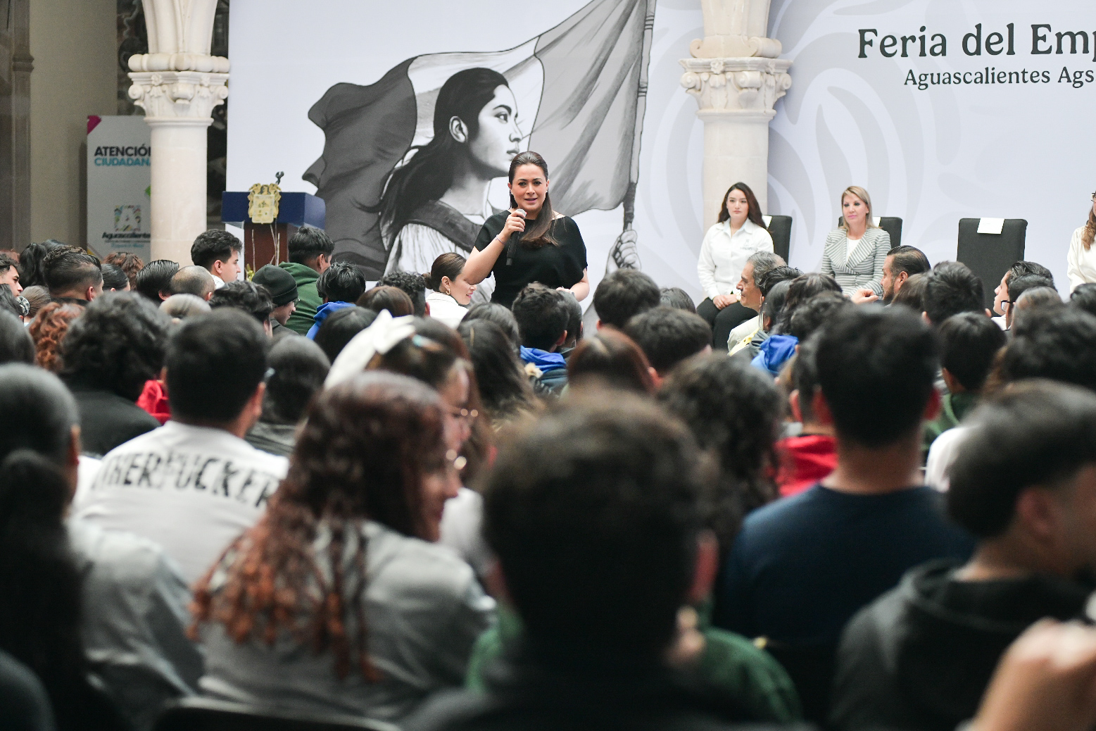 Tere Jiménez impulsa oportunidades laborales para jóvenes