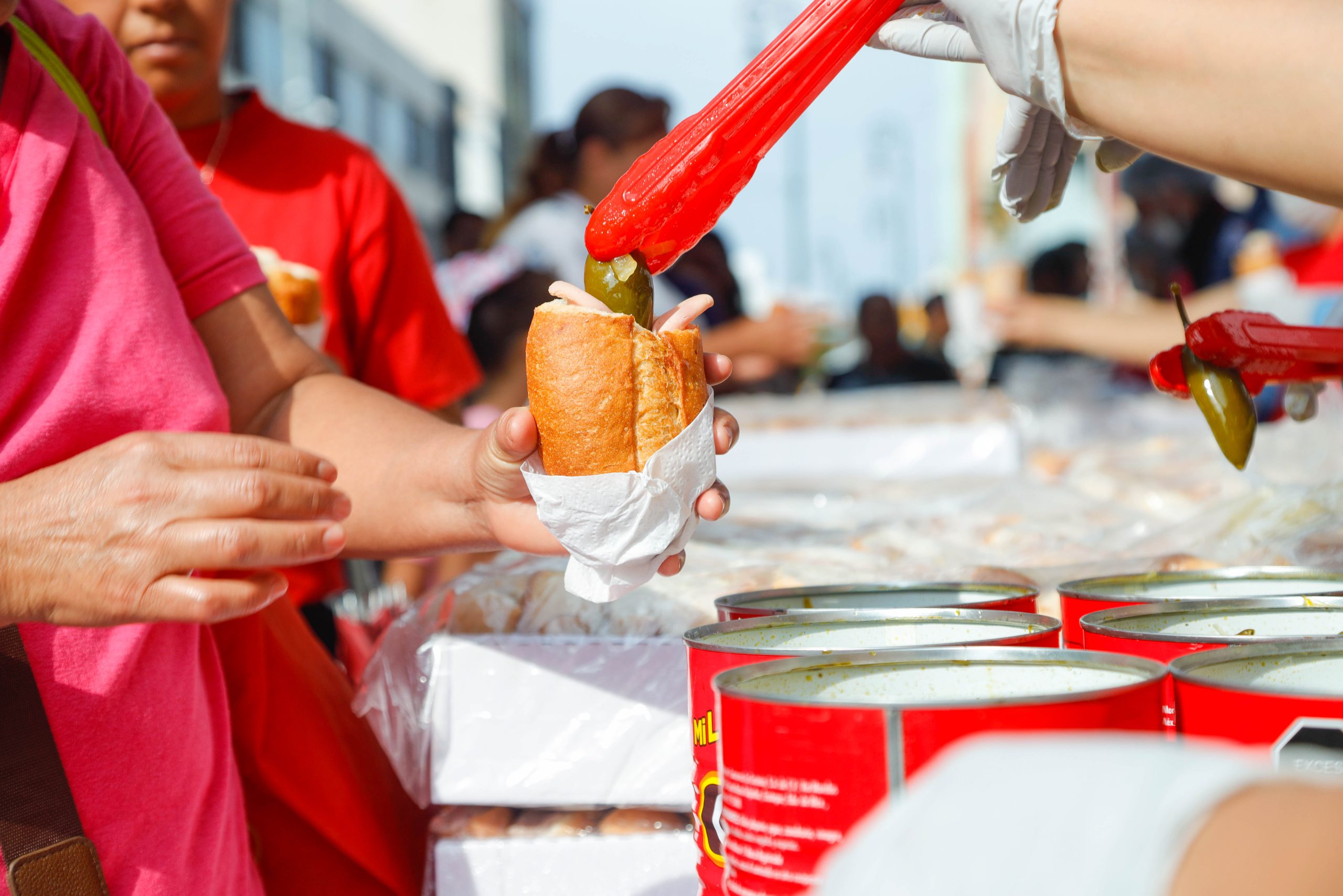 Celebra municipio Día del Bolillo con crema con la entrega de 20 mil piezas a la ciudadanía
