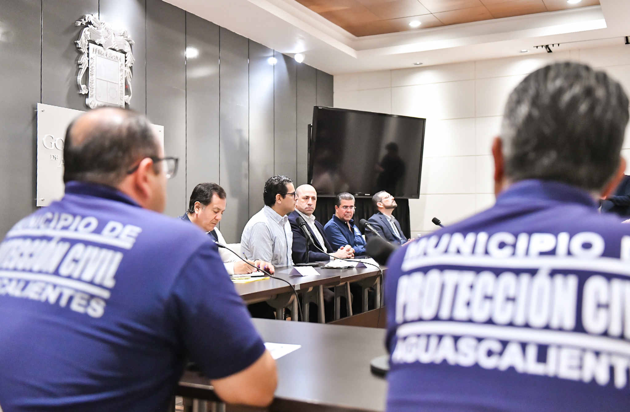 Refuerzan vigilancia en fincas antiguas por temporada de lluvias
