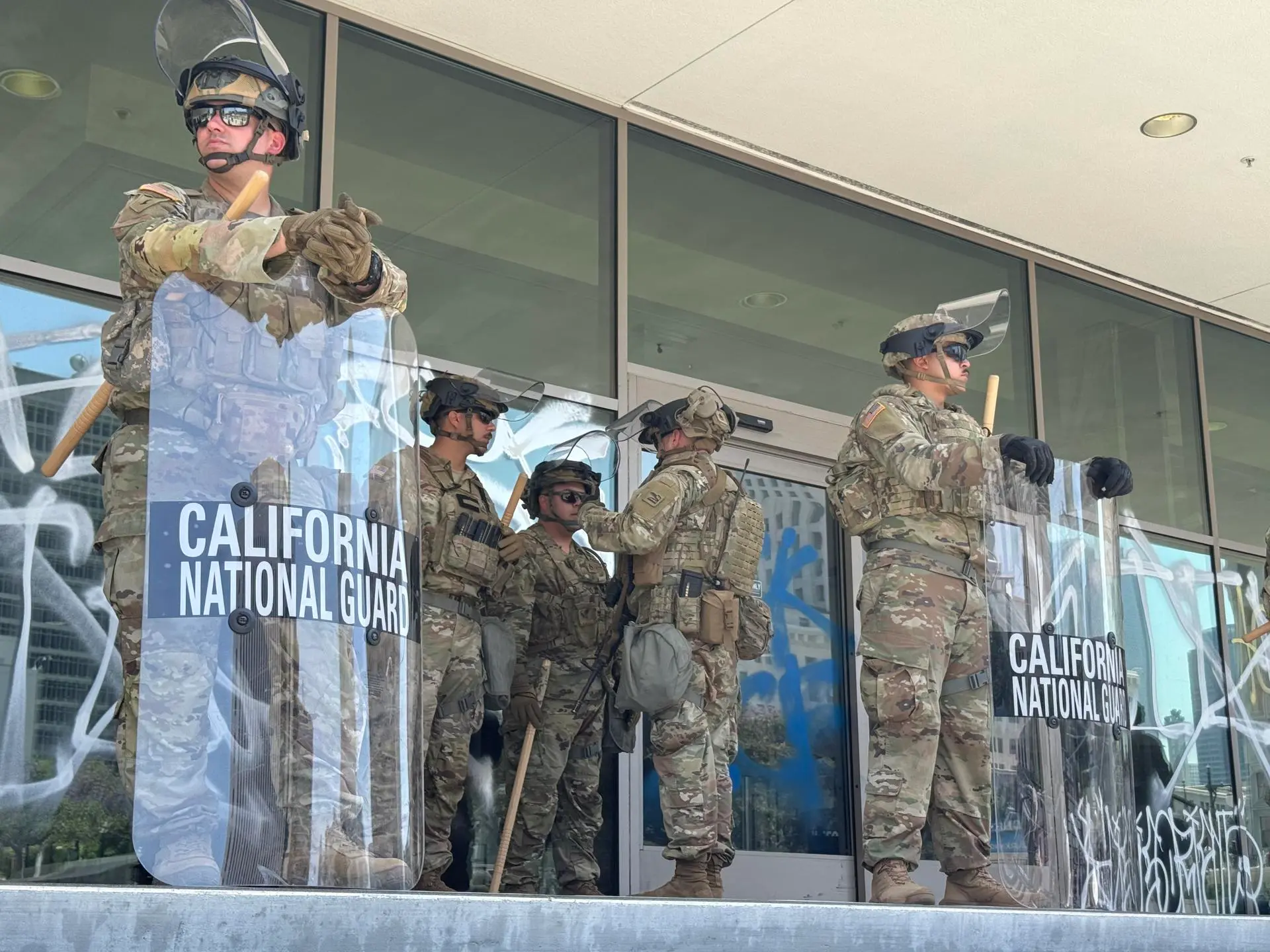 Pentágono retira a dos mil soldados de la Guardia Nacional desplegados en Los Ángeles