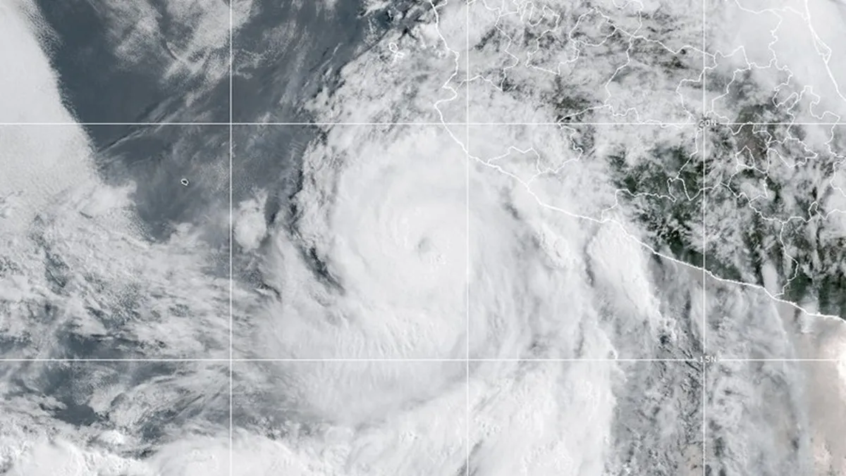 ‘Flossie’ ya es huracán categoría 2; alerta en costas de Jalisco, Colima, Guerrero y Michoacán