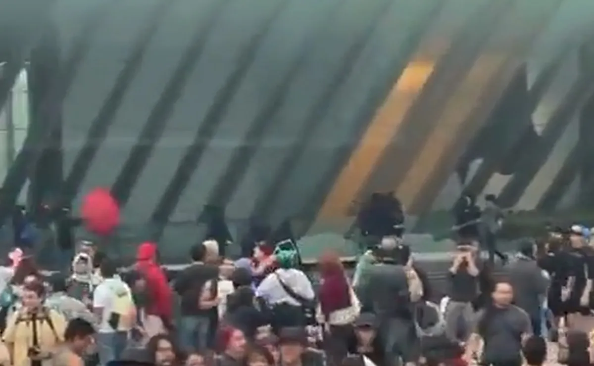 Marchan contra la gentrificación en Tlalpan; provocan destrozos en el MUAC