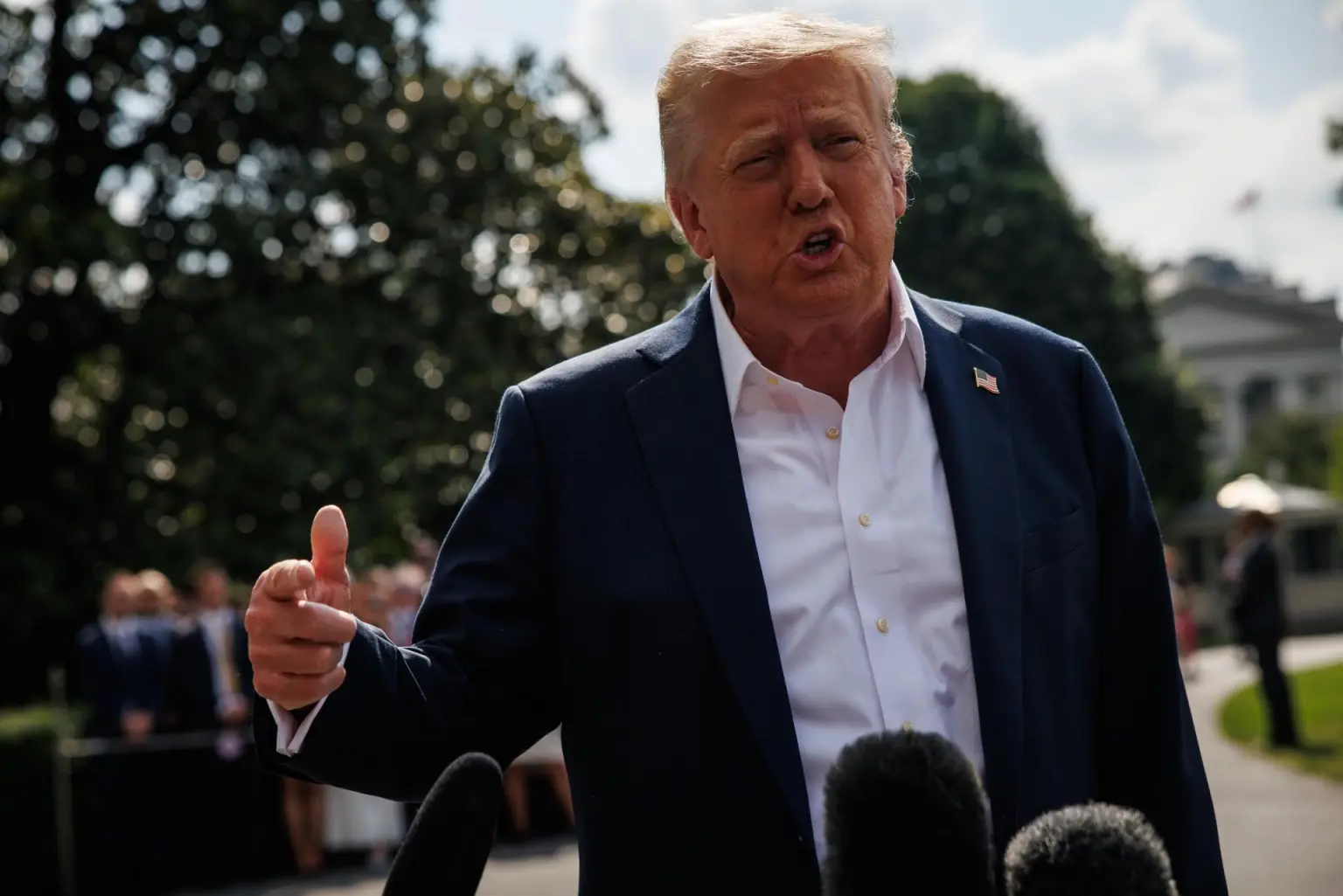 Trump enviará sistemas de misiles Patriot a Ucrania, pero dice que Europa pagará por ellos