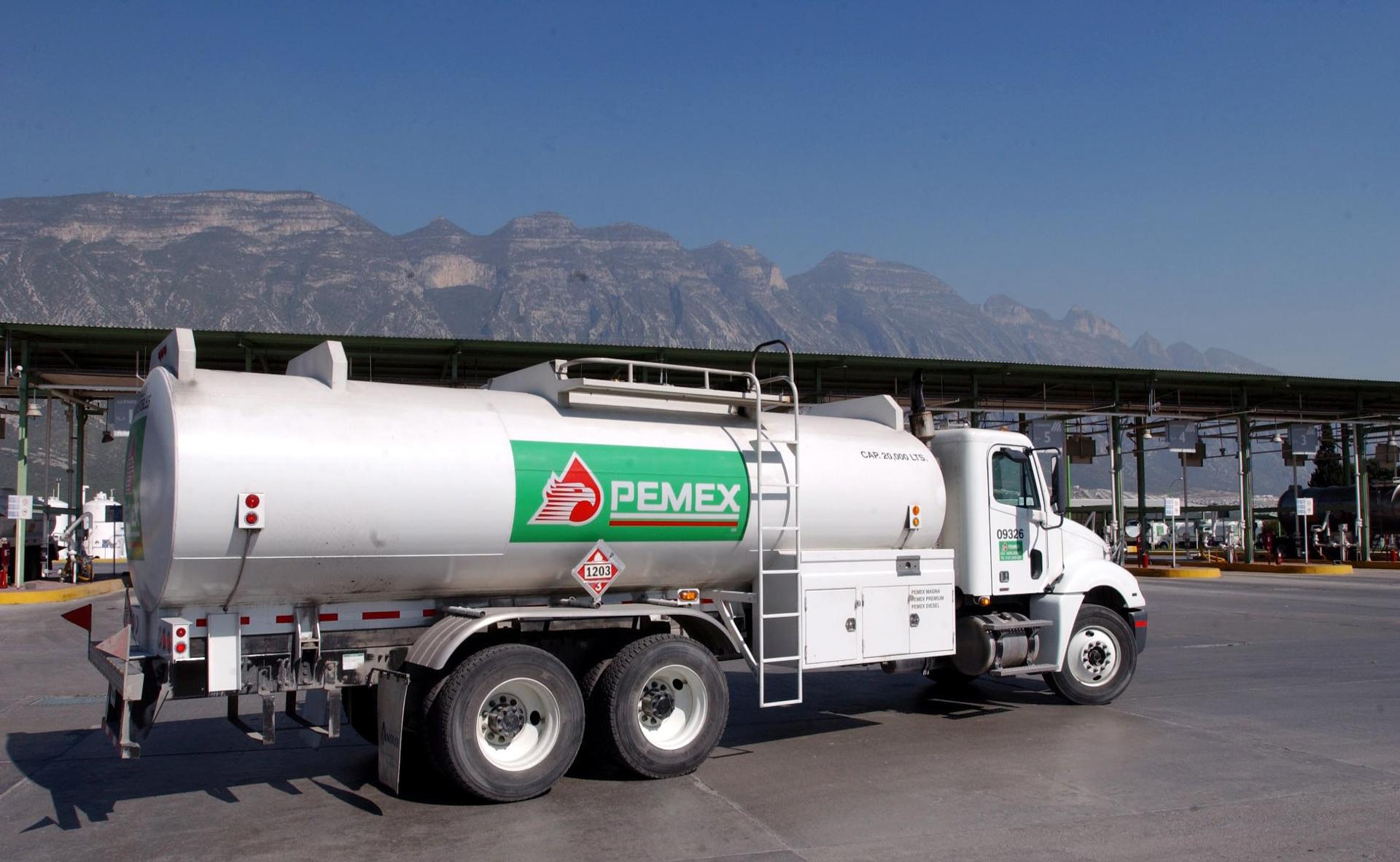Ante desabasto, Pemex refuerza entrega de gasolina en CDMX