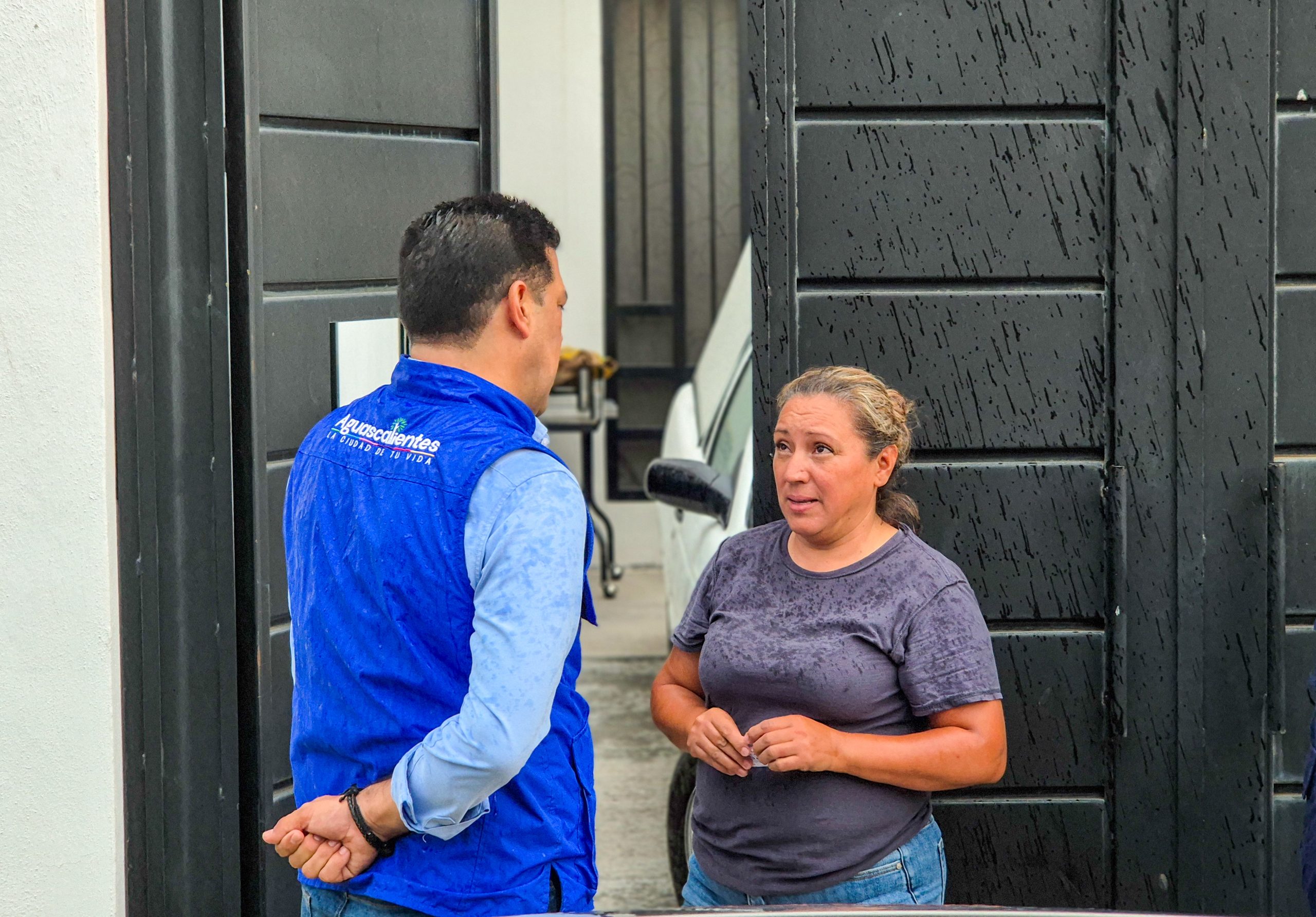 Visitó Leo Montañez a vecinos del fraccionamiento Villas de San José