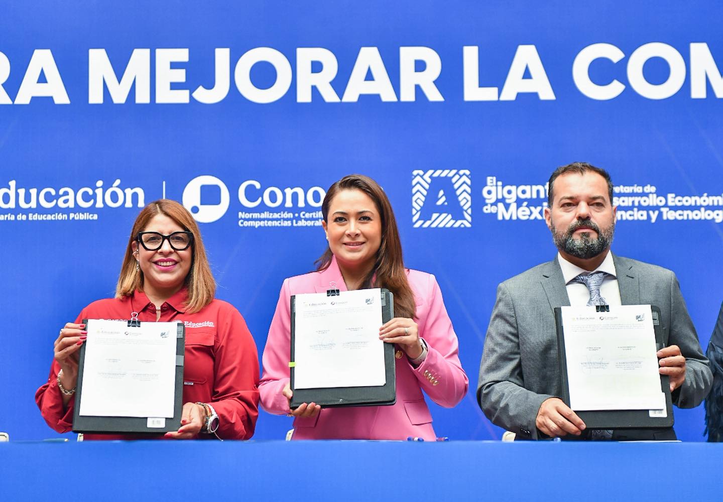 Tere Jiménez impulsa la certificación laboral para fortalecer la competitividad de Aguascalientes