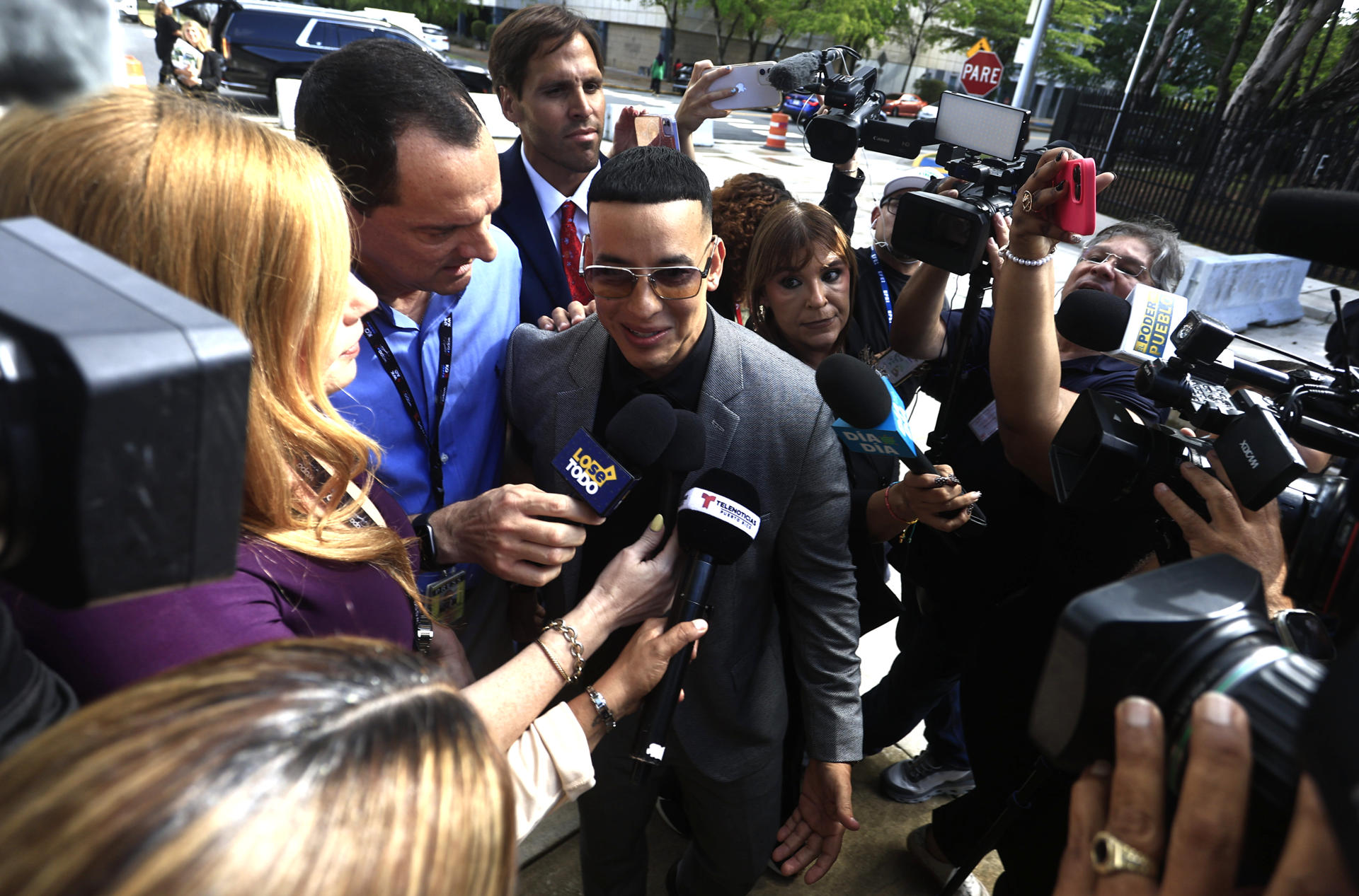 Daddy Yankee espera que “en la paz de Dios termine” la demanda contra su exesposa