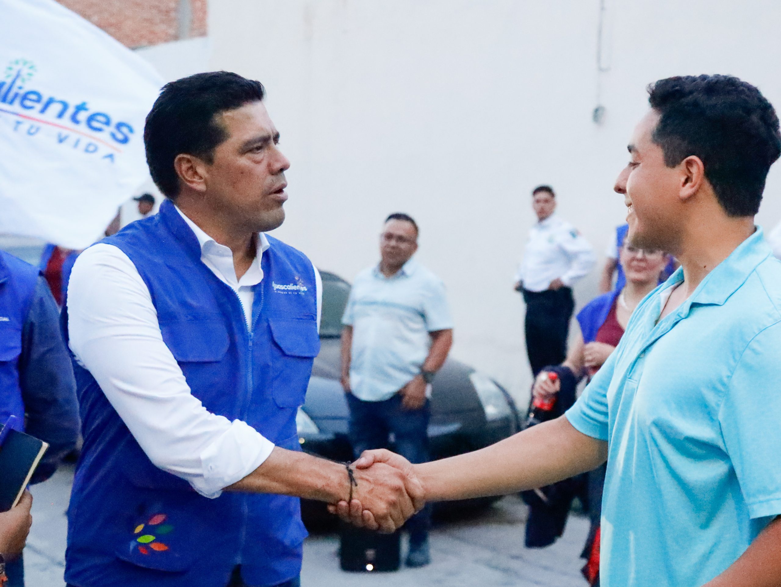 Visita Leo Montañez fraccionamiento Casa Blanca; reforzaremos campaña de bienestar animal