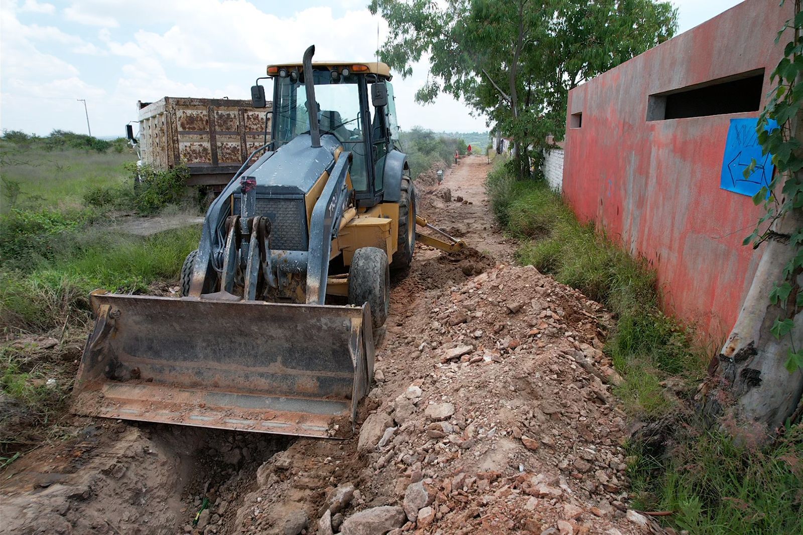 Construye MIAA nueva red de distribución de agua potable en la comunidad de Calvillito