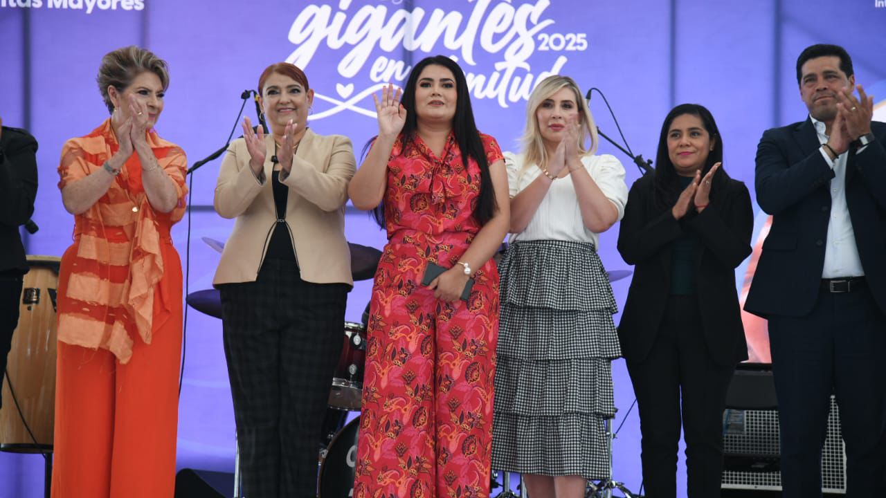 DIF Estatal celebra a más de mil 500 abuelitas y abuelitos en su día