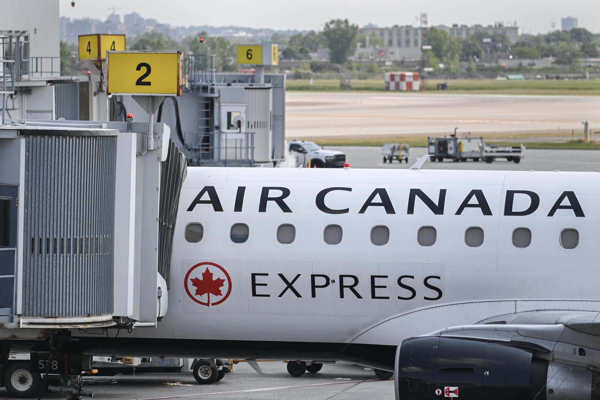 Air Canada suspende todos sus vuelos por la huelga de auxiliares de cabina