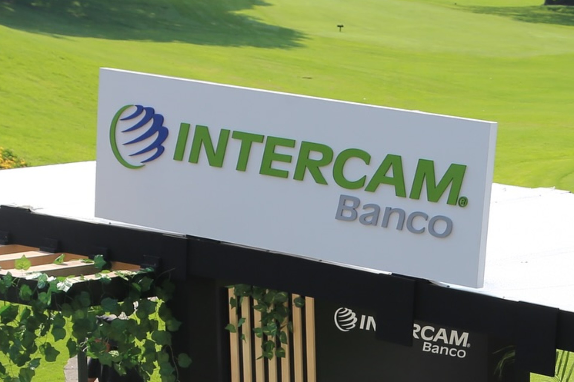 Hacienda confirma venta de negocios de entidades financieras mexicanas vetadas por EE.UU.