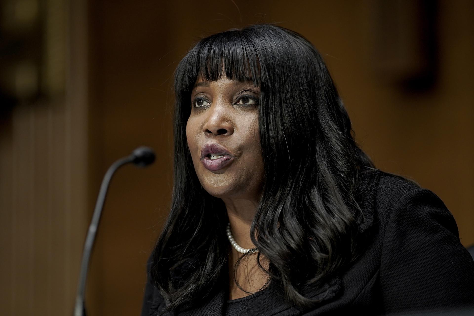 Lisa Cook, gobernador de la Reserva Federal, demanda a Trump por intentar destituirla