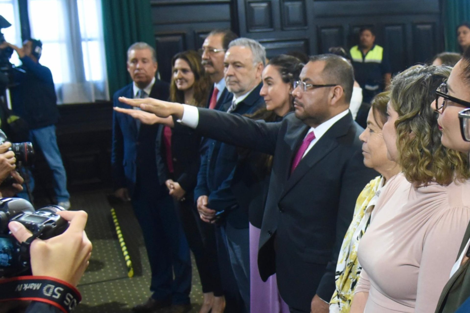 Omar Reyes Colmenares rinde protesta como nuevo titular de la UIF