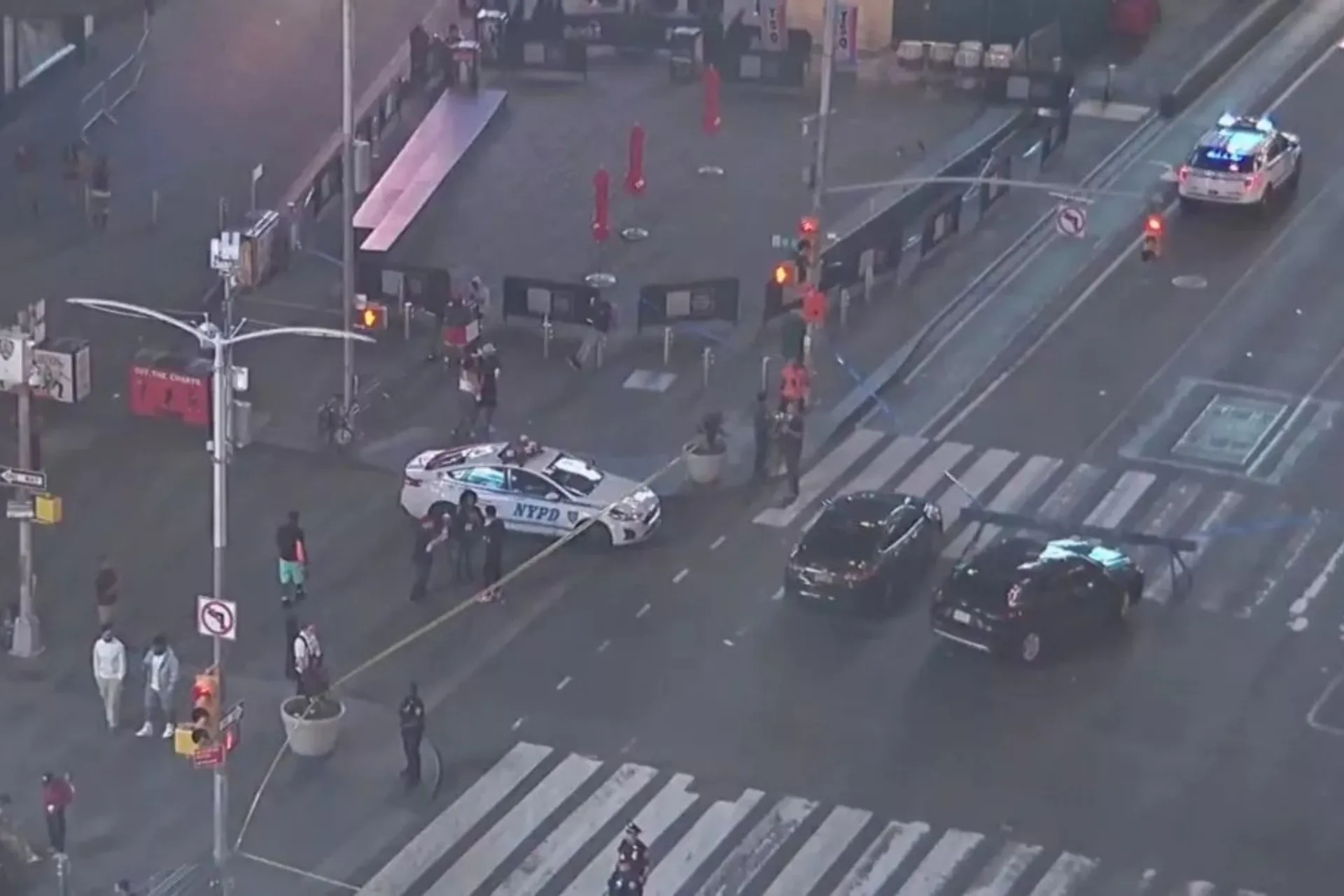 Tres heridos y un adolescente detenido en un tiroteo en Times Square de Nueva York