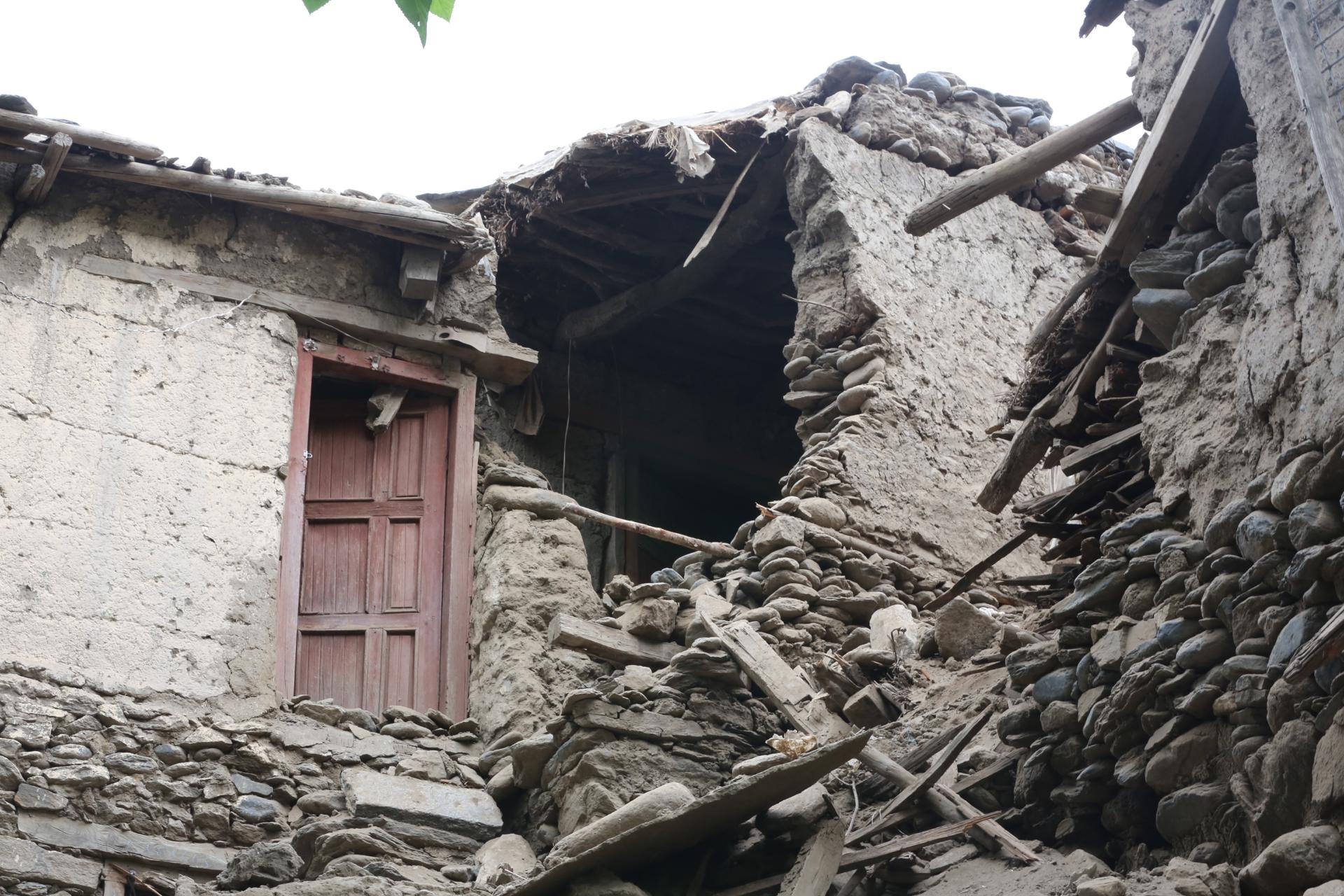 Terremoto de magnitud 6.0 mata a más de 800 personas en Afganistán