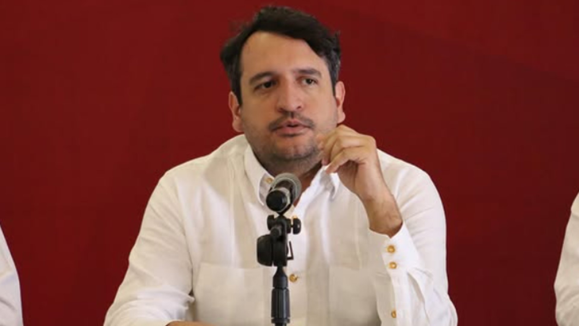 ‘Andy’ López Beltrán niega demanda de amparo y denuncia campaña de desprestigio