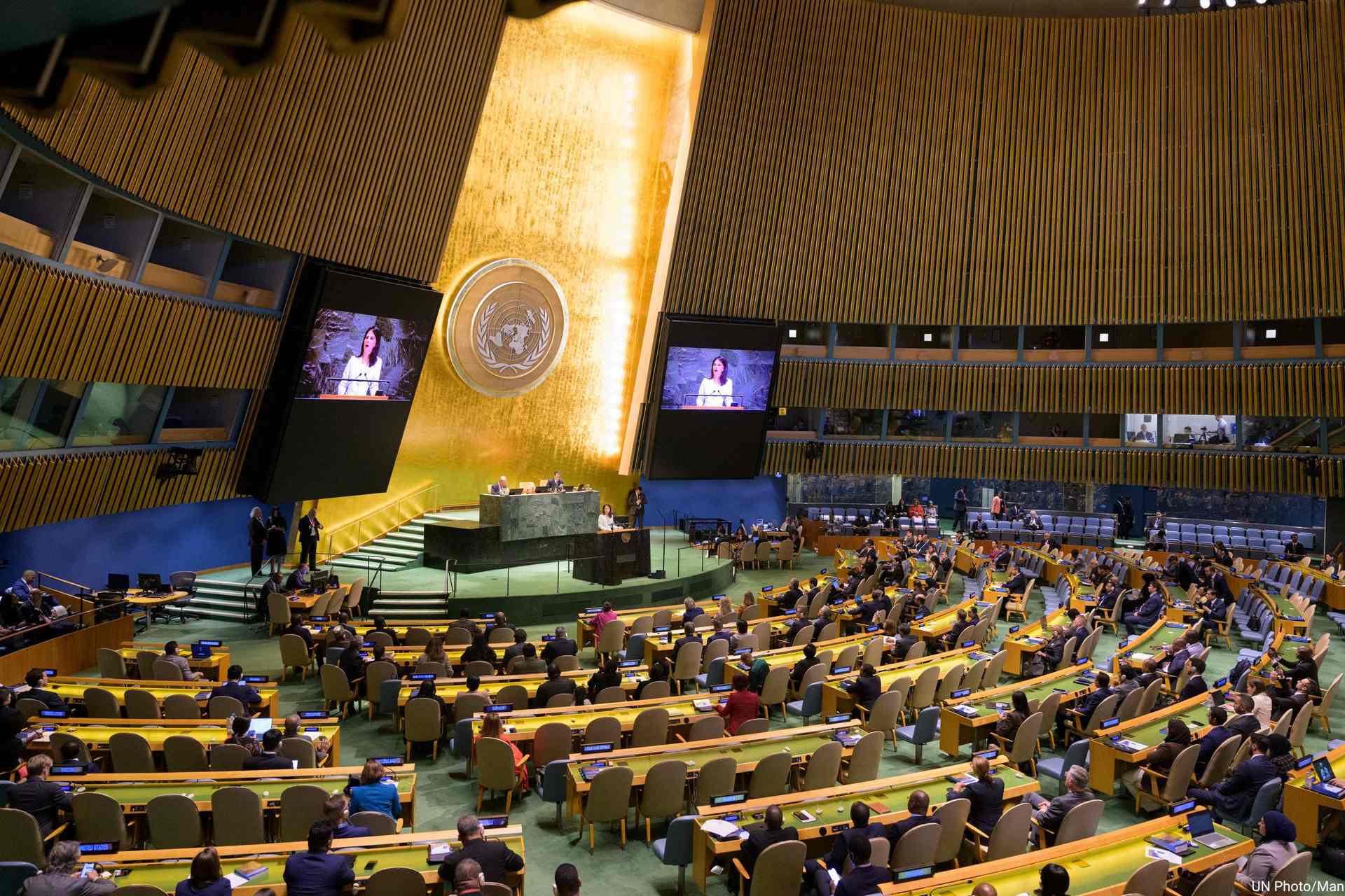 Asamblea General de ONU vota abrumadoramente en favor de dos estados, Israel y Palestina