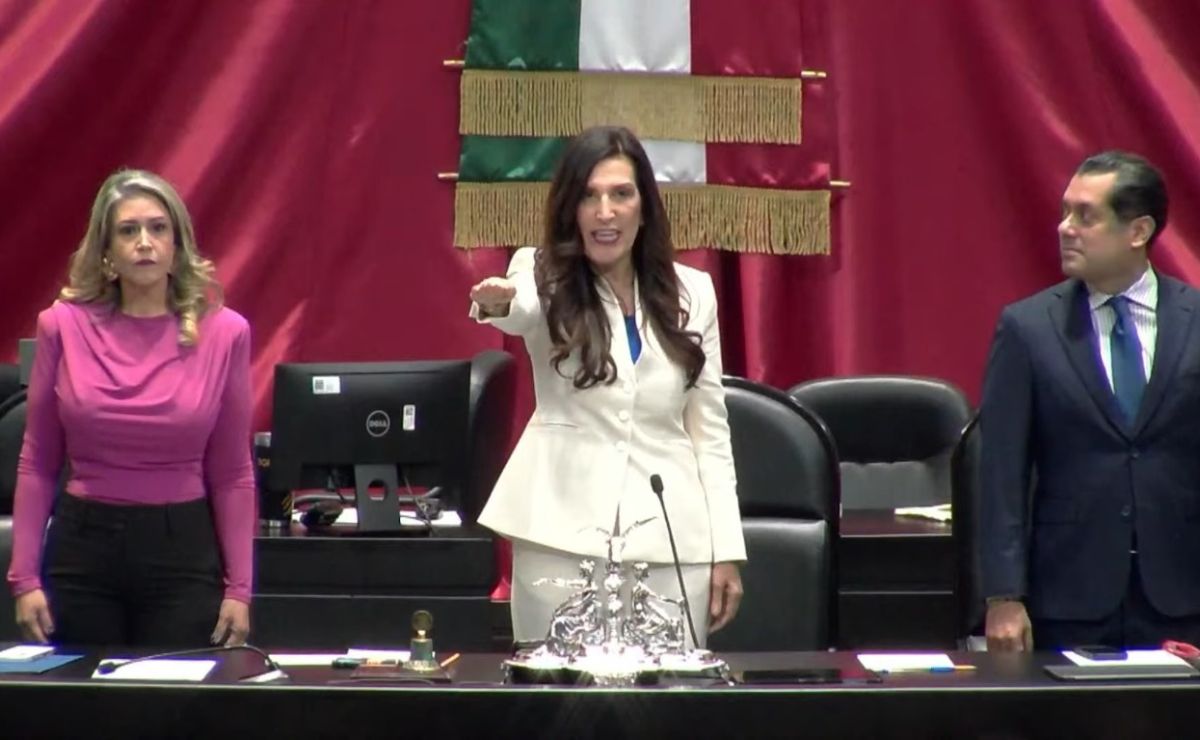 Kenia López Rabadán rinde protesta como presidenta de la Cámara de Diputados
