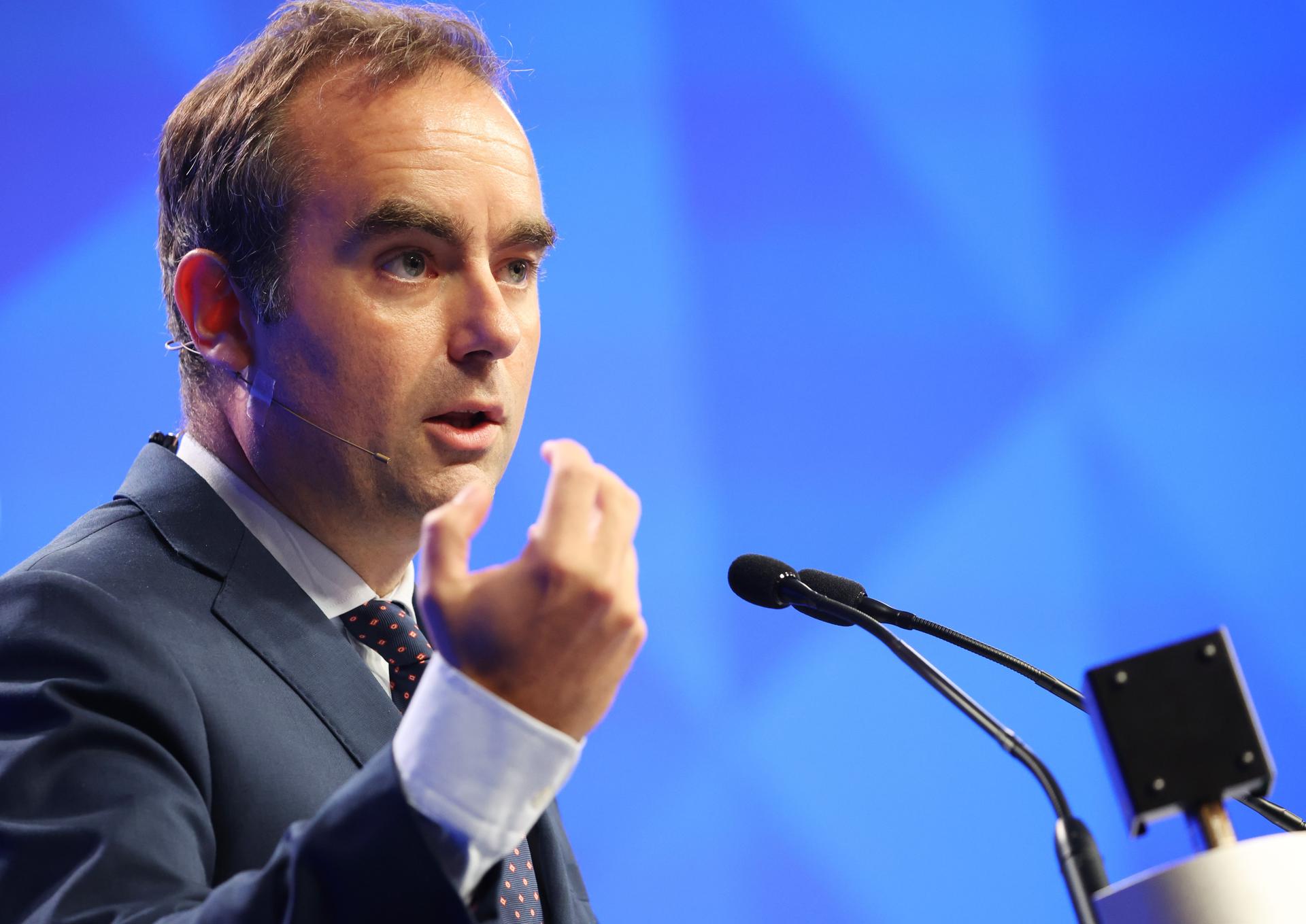 Macron nombra a Sébastien Lecornu como nuevo primer ministro de Francia