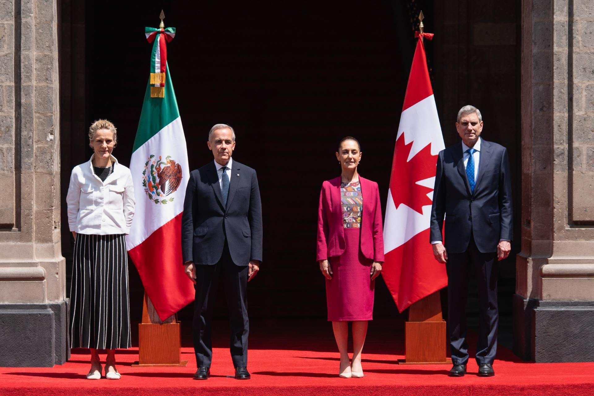 Sheinbaum recibe en Palacio Nacional a Mark Carney, primer ministro de Canadá