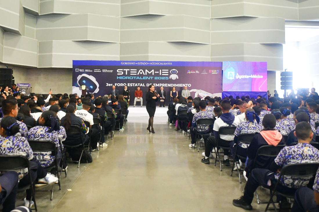Impulsa Tere Jiménez el talento de las y los jóvenes de Aguascalientes en el Foro Estatal de Emprendimiento