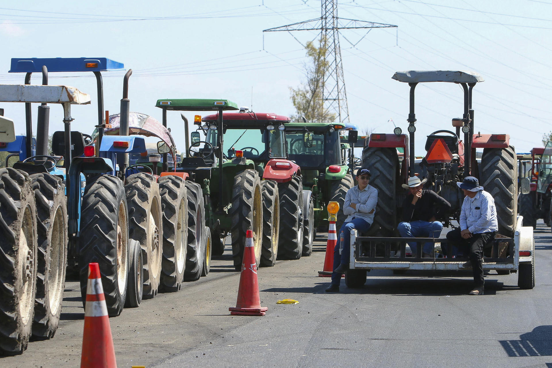 Agricultores tachan de “insulto” el “acuerdo” del Gobierno sobre precio del maíz