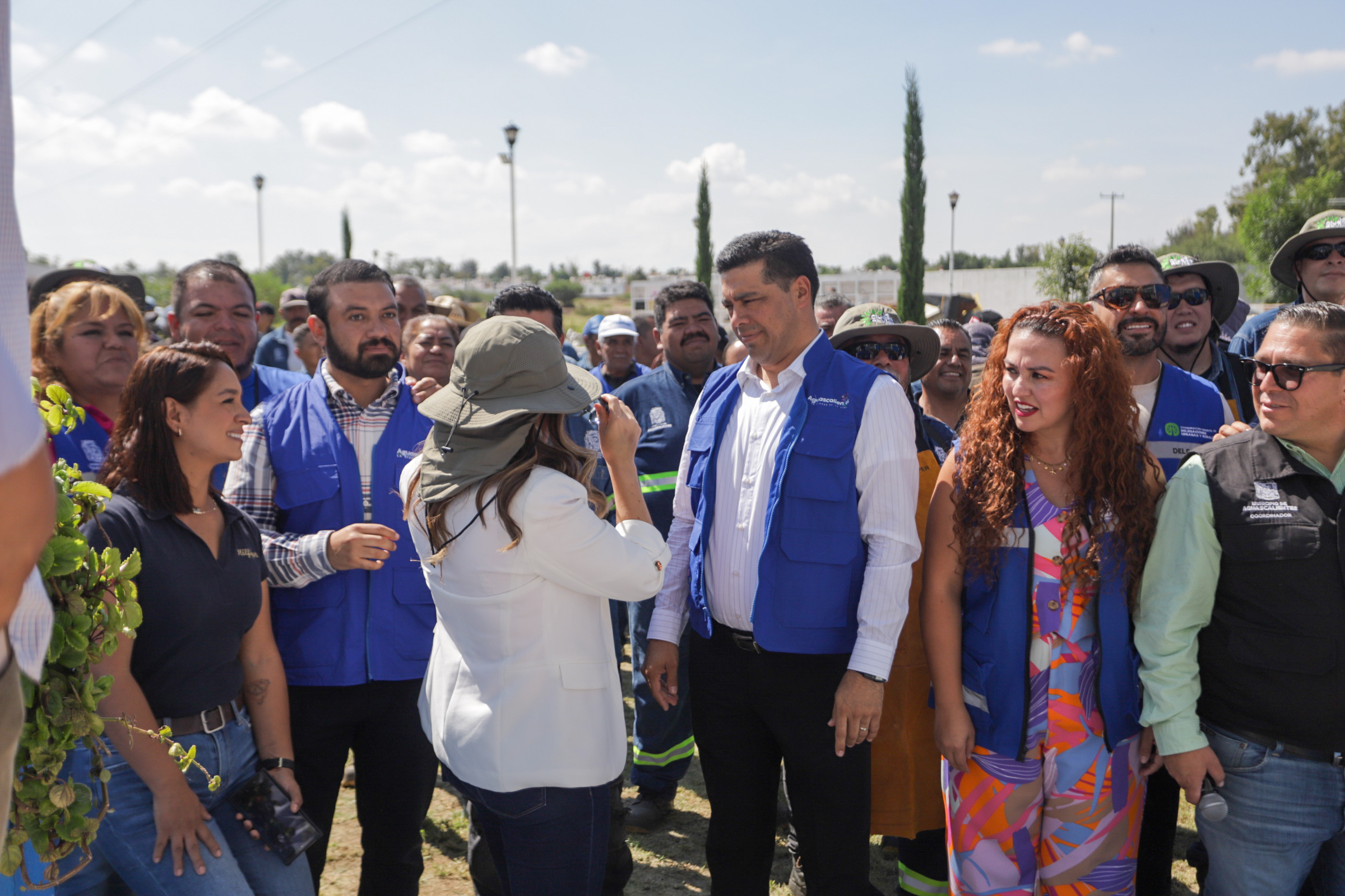 Entrega Leo Montañez equipamiento de seguridad para personal de delegaciones urbanas y rurales
