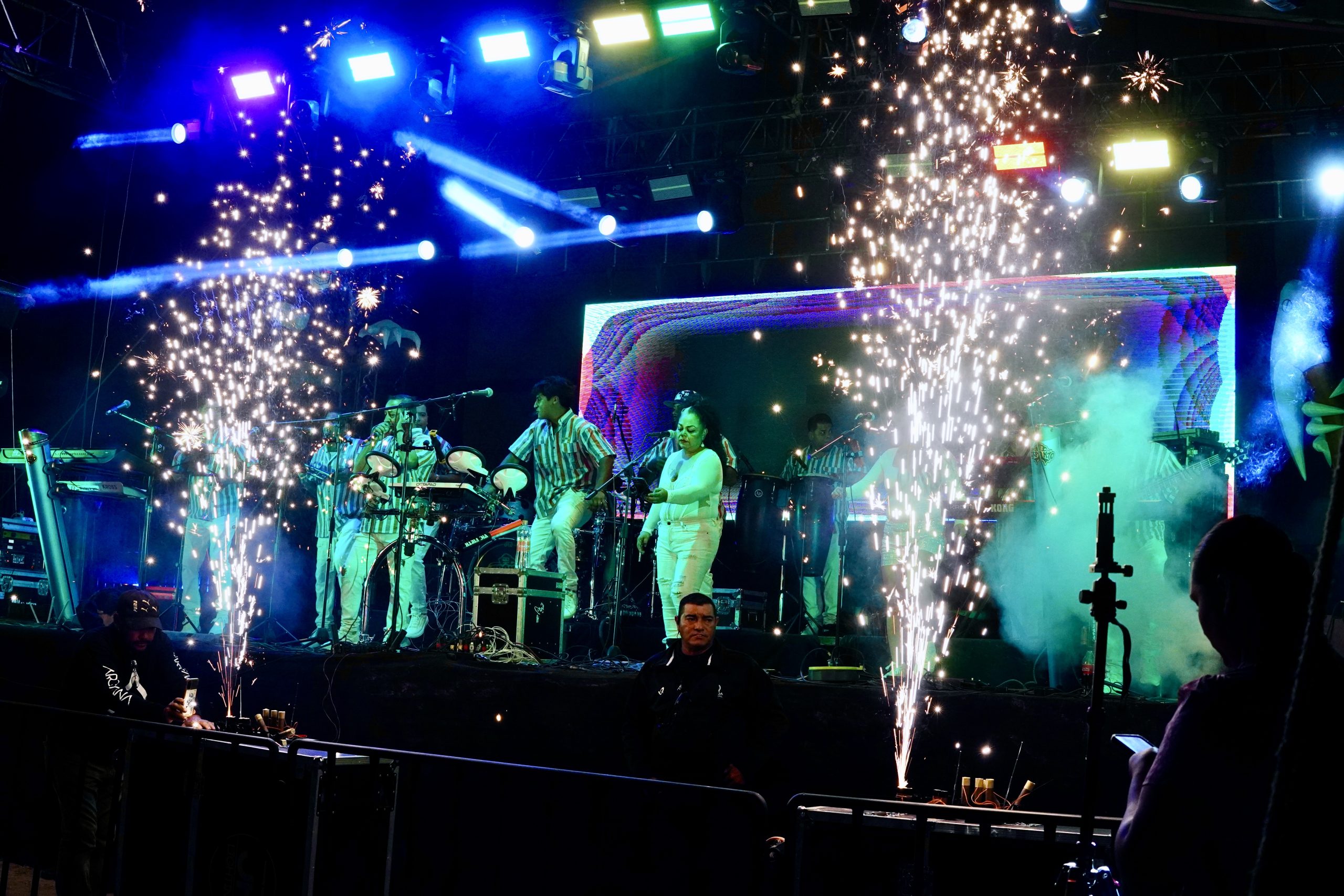 Inicia Festival de Barrios con la energía de Grupo Espanto