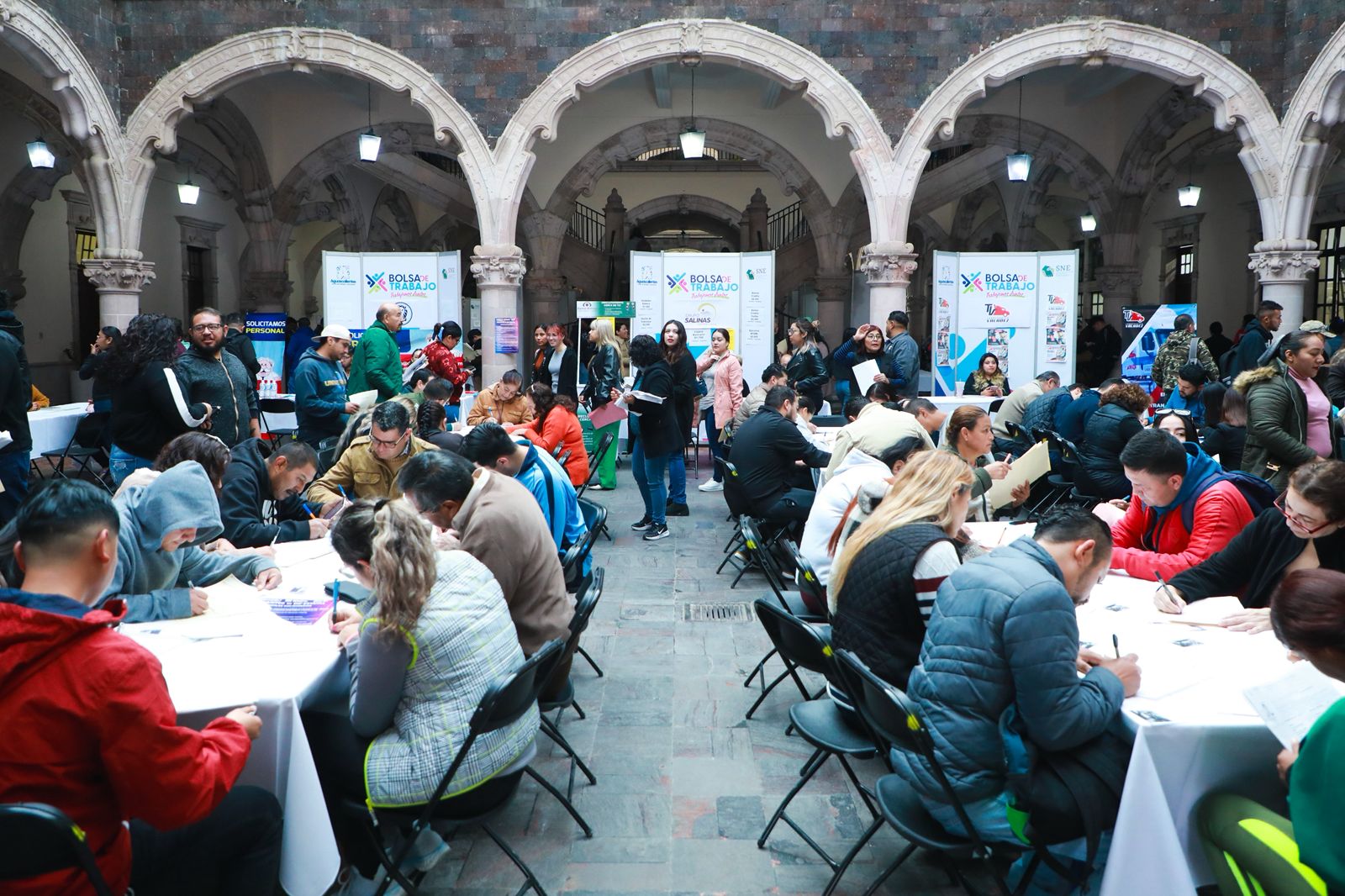 Más de 27 mil personas han sido atendidas en los “Jueves de Bolsa de Trabajo” y brigadas de empleo