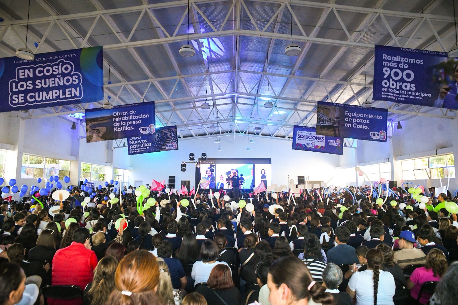 En Cosío los sueños se cumplen; Tere Jiménez anuncia una nueva universidad y destaca logros en beneficio de las familias
