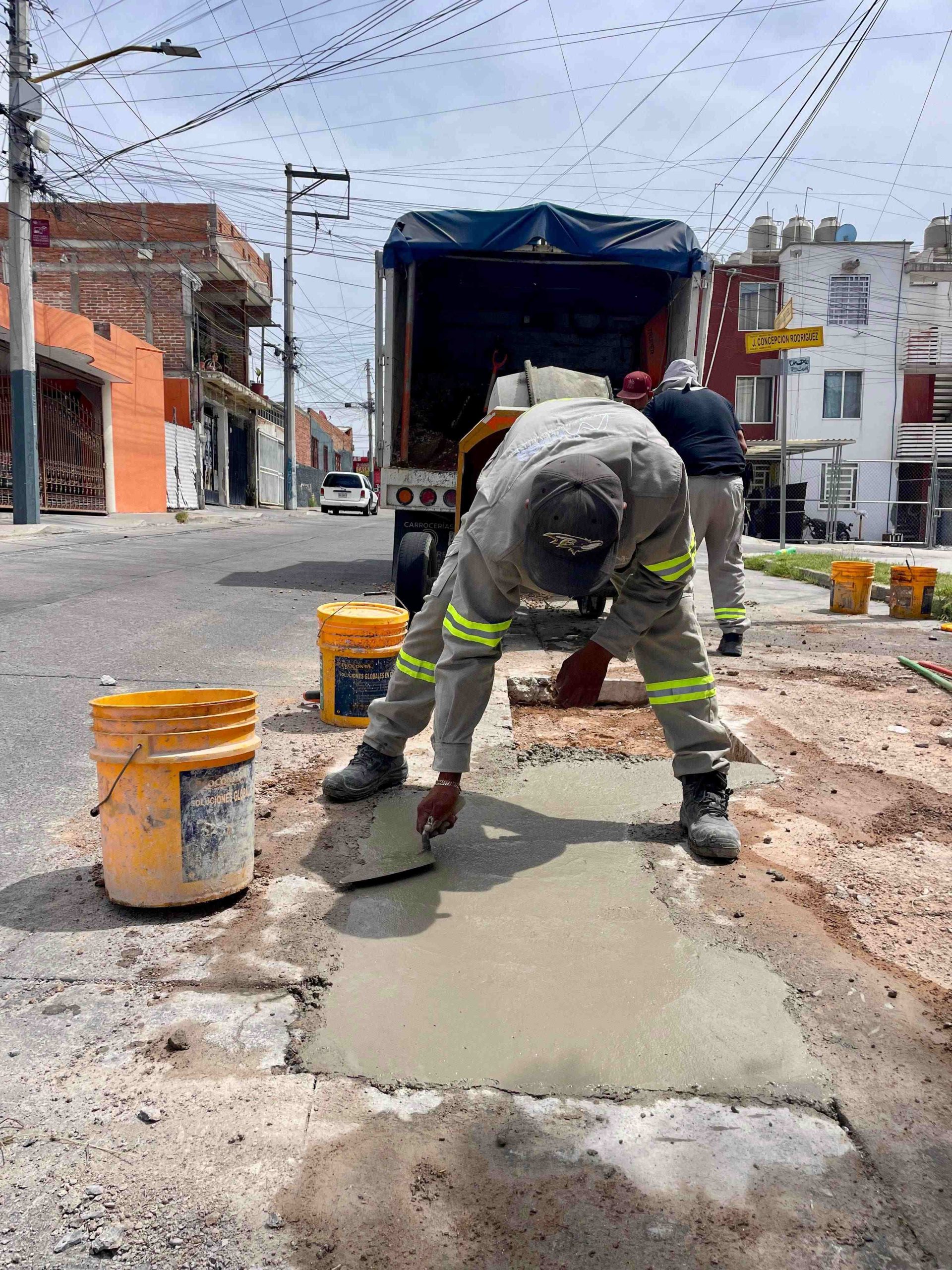 Intensifica MIAA acciones de bacheo por maniobras de reparación