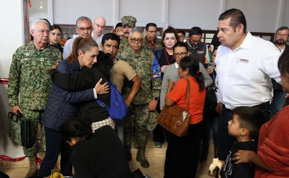Claudia Sheinbaum visita a damnificados por las lluvias en Puebla