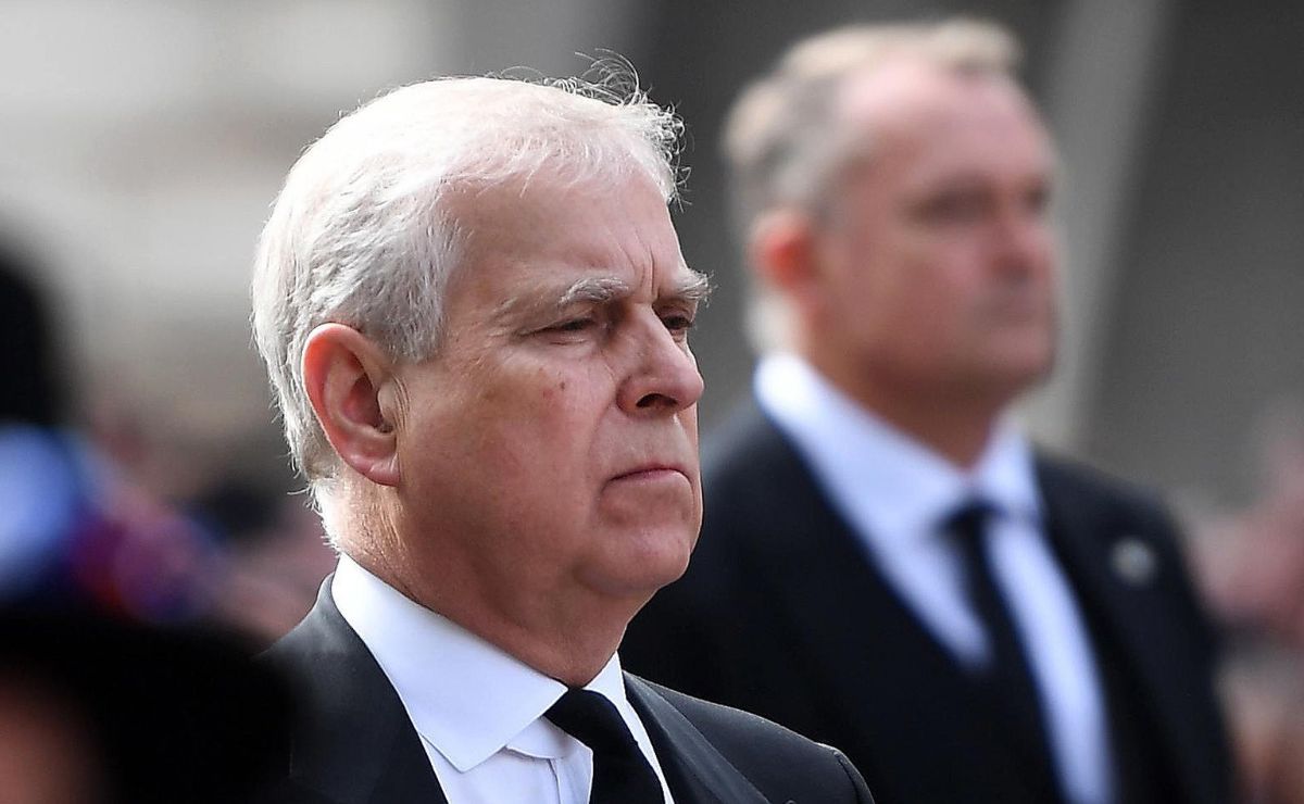 Príncipe Andrés renunciará a todos sus títulos reales