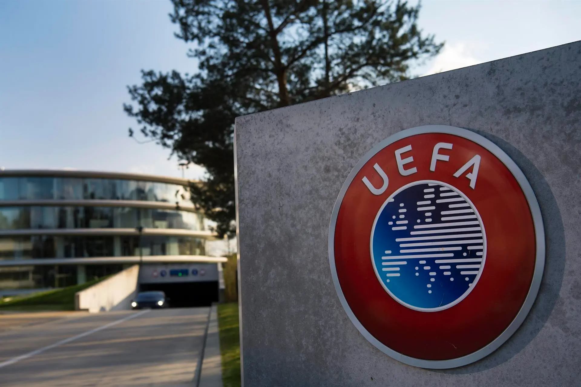 UEFA aprueba de manera excepcional que el Villarreal-Barcelona se juegue en Miami