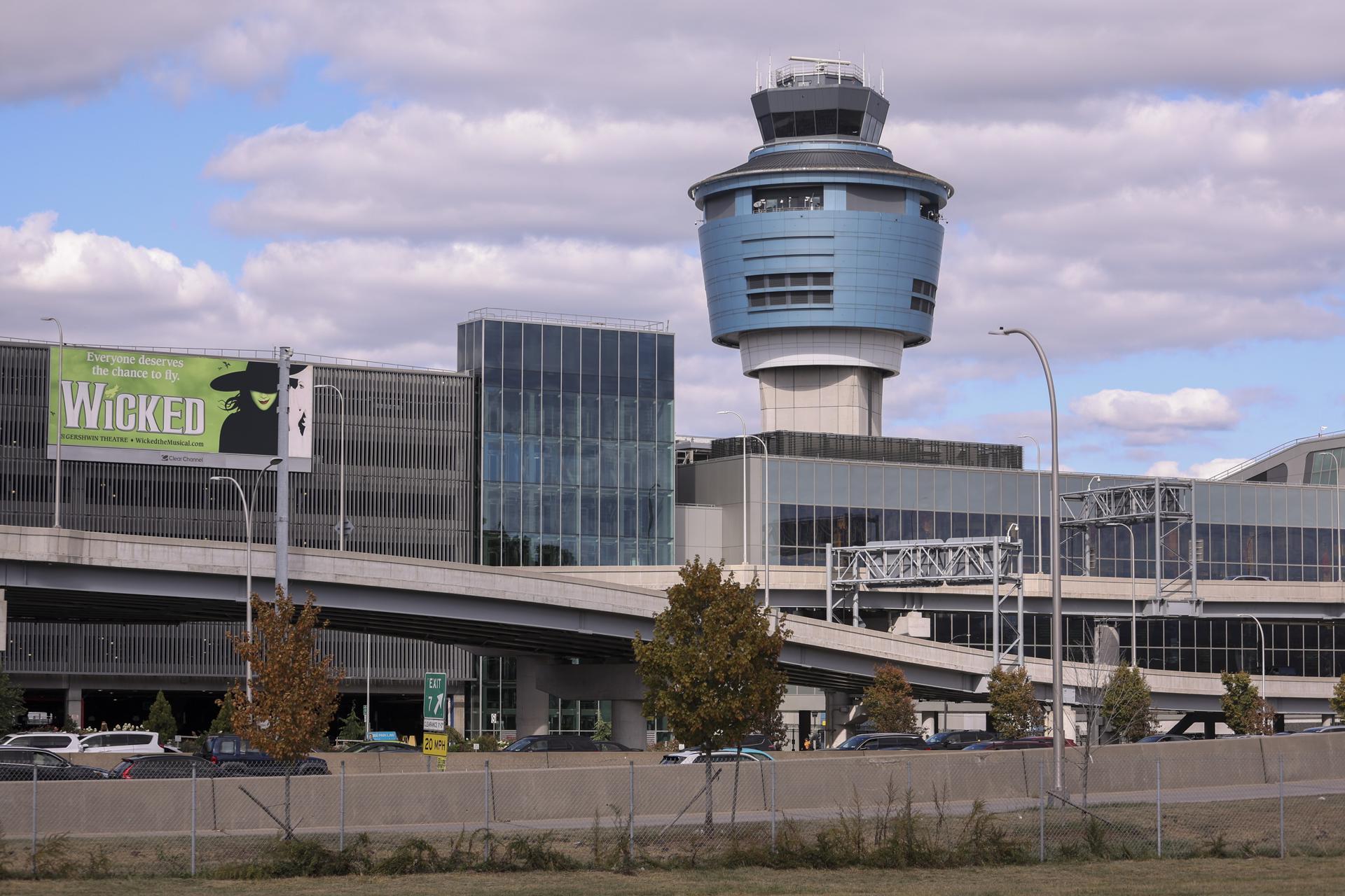 Nueva York, Los Ángeles y Chicago, entre los aeropuertos con reducción de vuelos