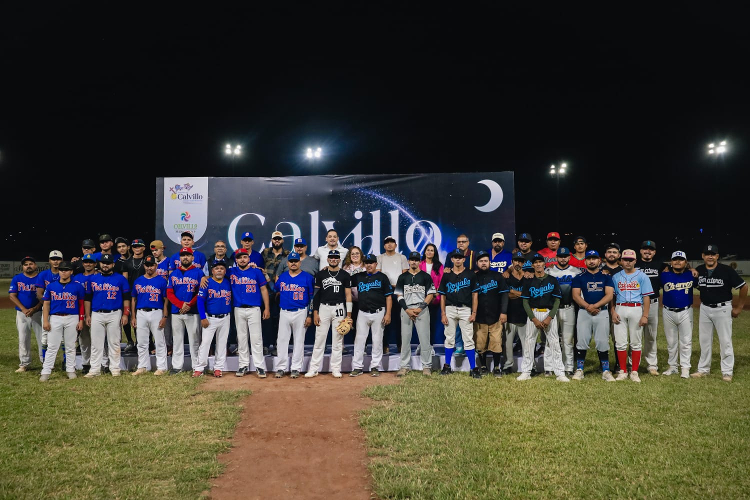 Nueva iluminación en el Parque de Béisbol de Calvillo