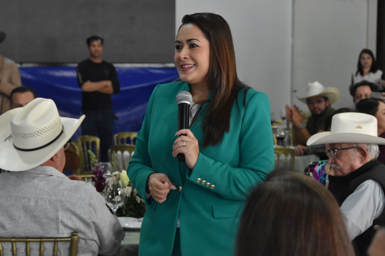 Tere Jiménez se reúne con ganaderos para reconocer su valor en la producción de alimentos