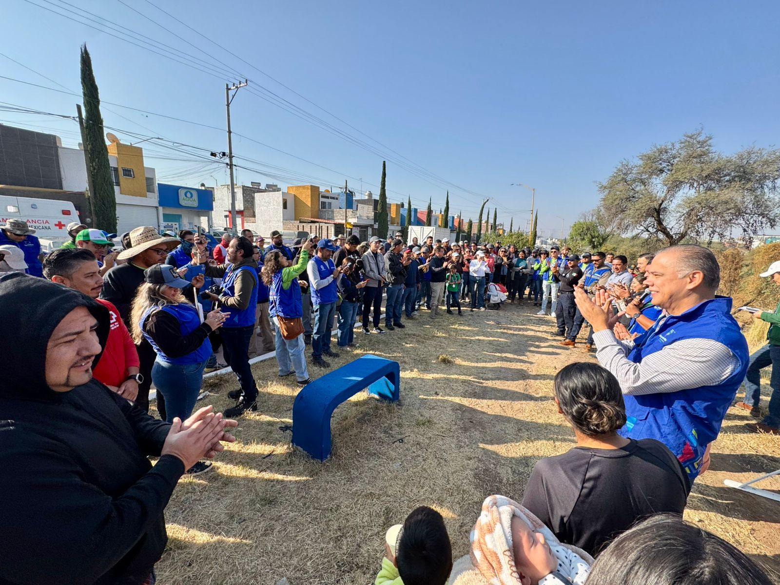 Más de 300 voluntarias y voluntarios se suman en megalimpieza del Arroyo El Cedazo