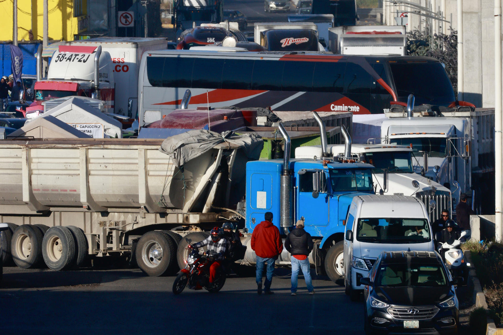 Segob revela saldo de 29 bloqueos carreteros de transportistas y agricultores; reitera llamado al diálogo