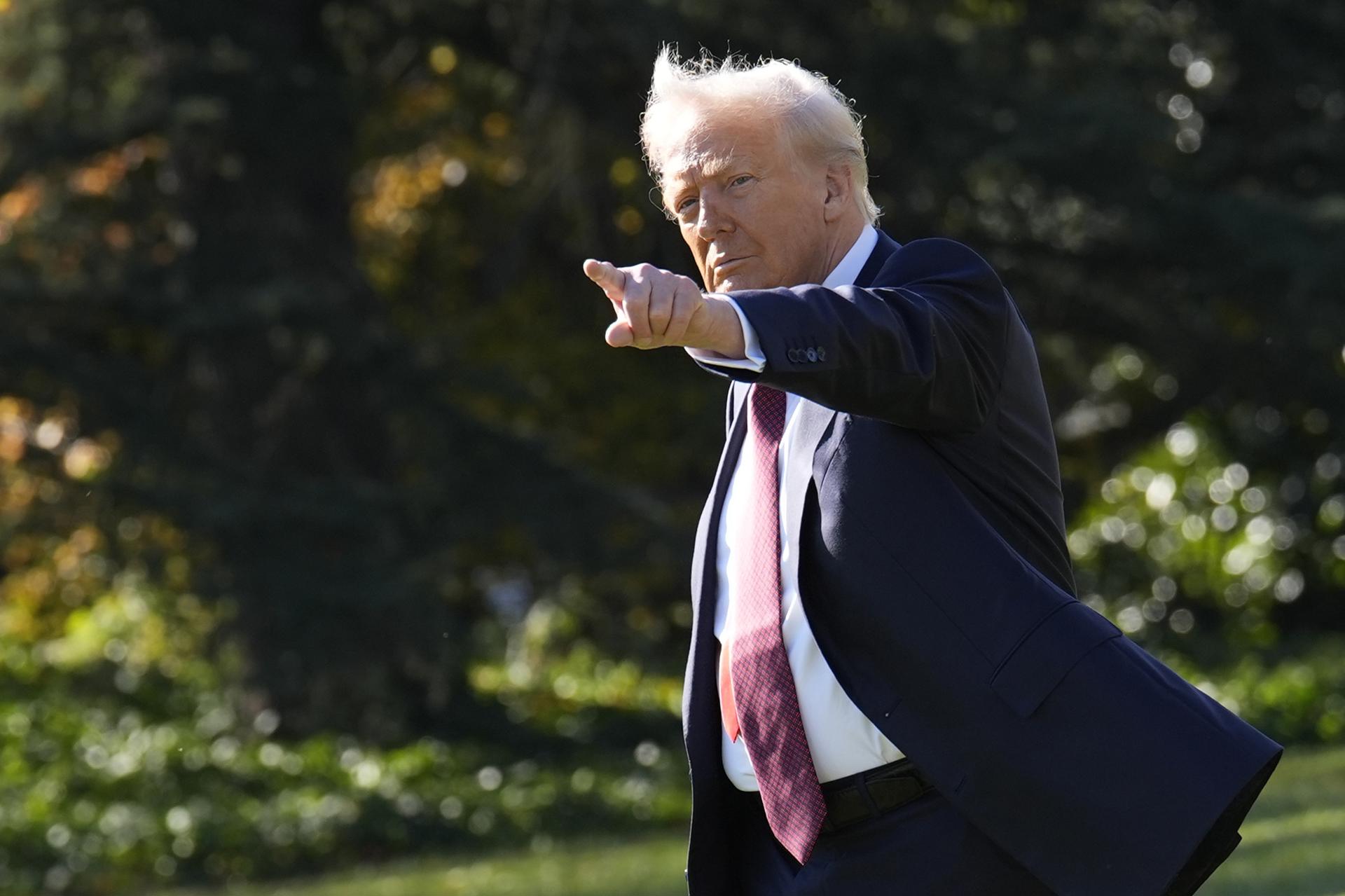 Trump amenaza con reducir el sueldo a los controladores aéreos ausentes por cierre de Gobierno