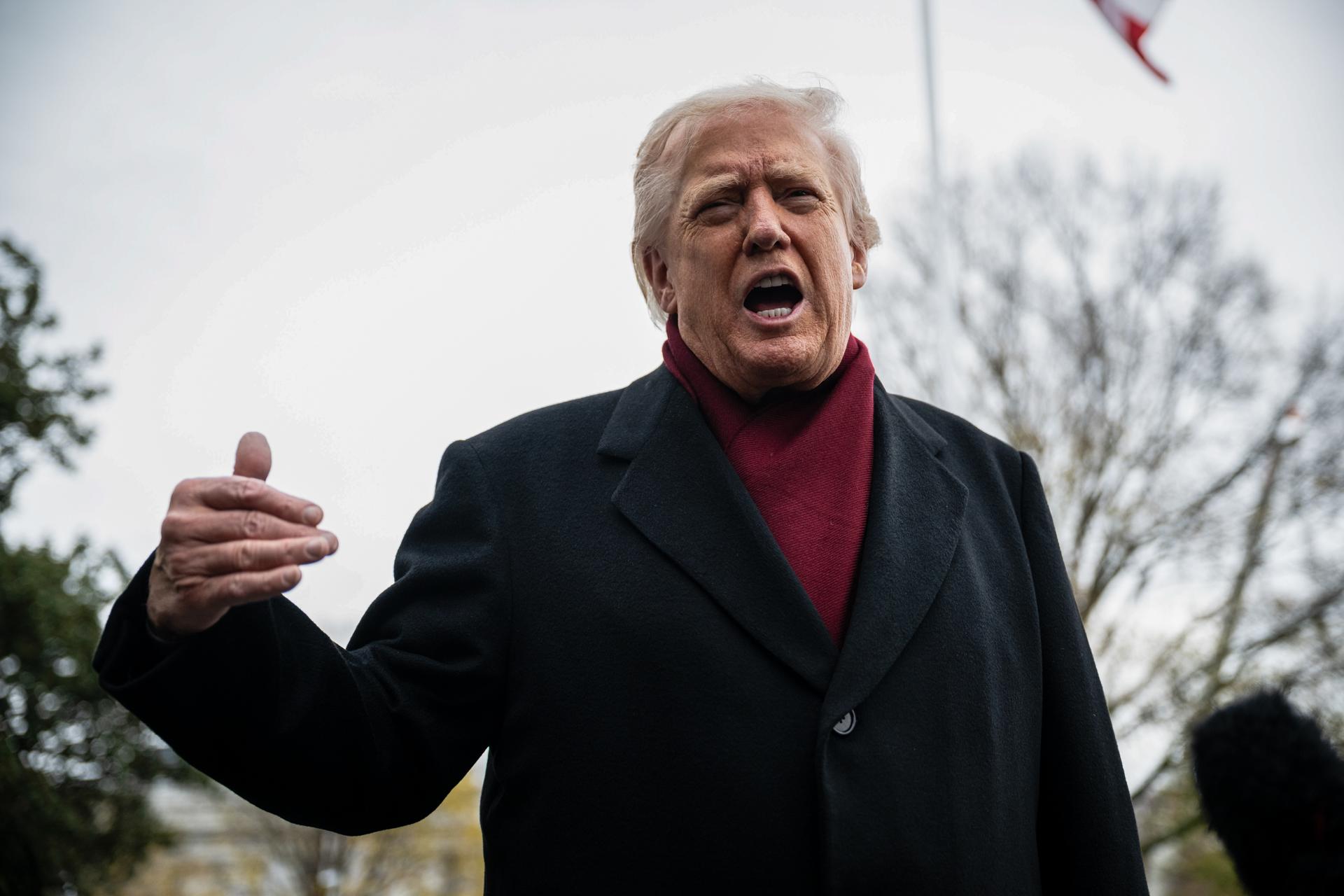 Trump advierte que cualquier país que trafique droga hacia EE.UU. “está sujeto a ataques”