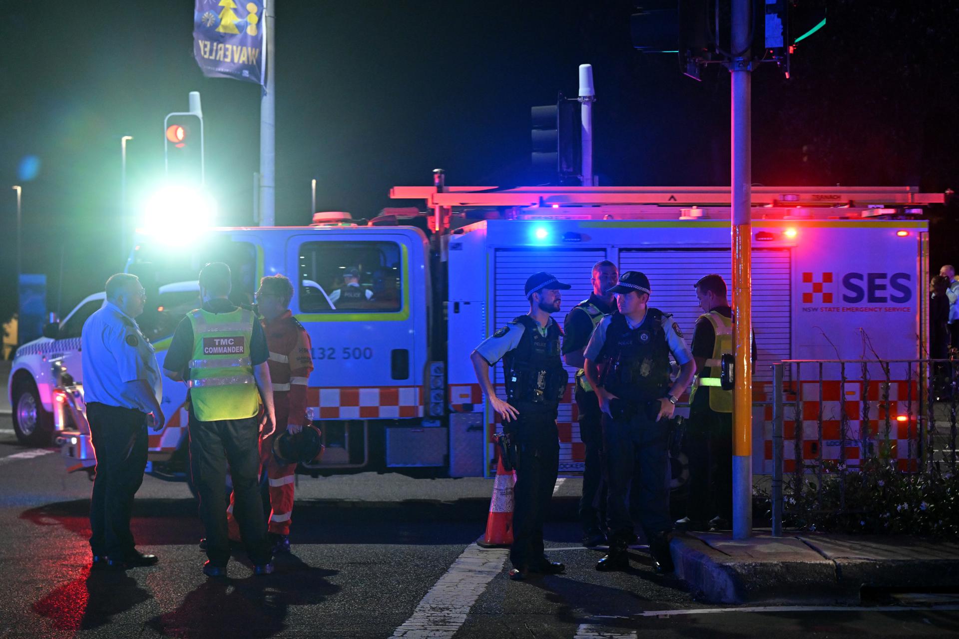 Suman 16 muertos por ataque terrorista en Sídney