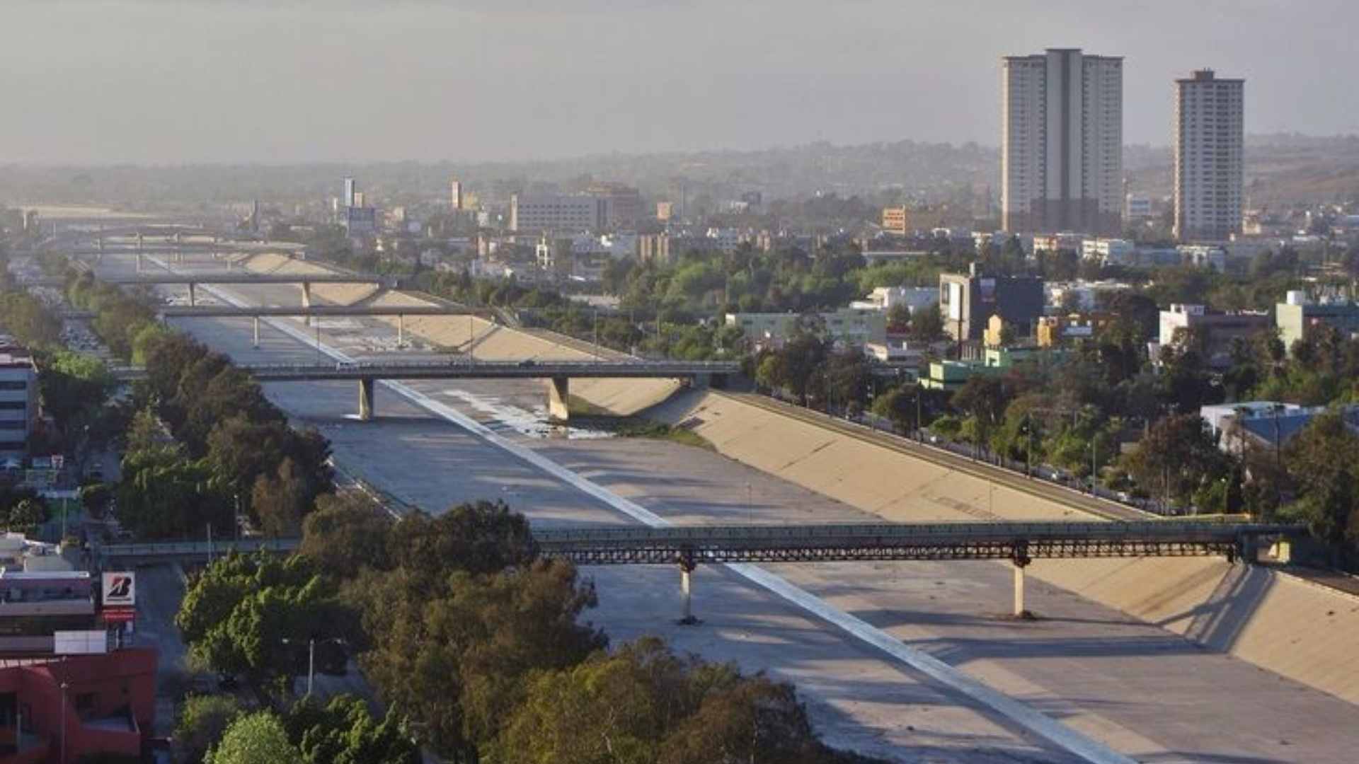 México y Estados Unidos firman acuerdo para resolver la crisis de aguas residuales del río Tijuana