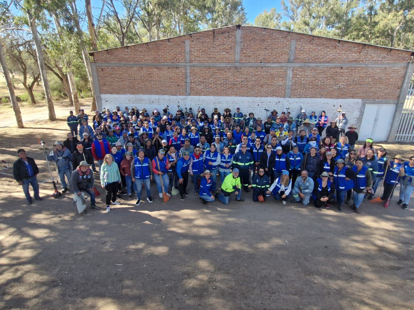 Mega operativo municipal de limpieza en Calvillito