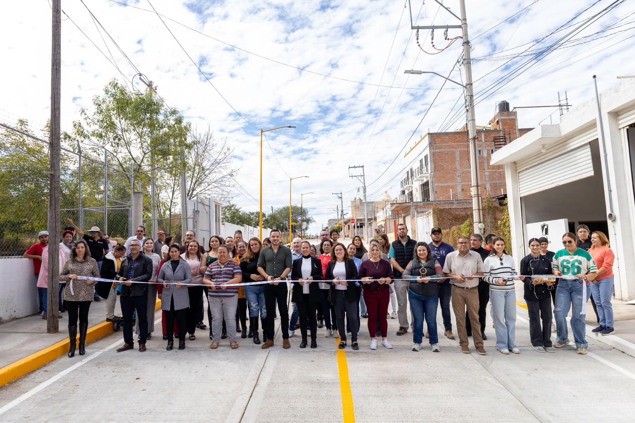Entregan reparación de calle en Calvillo