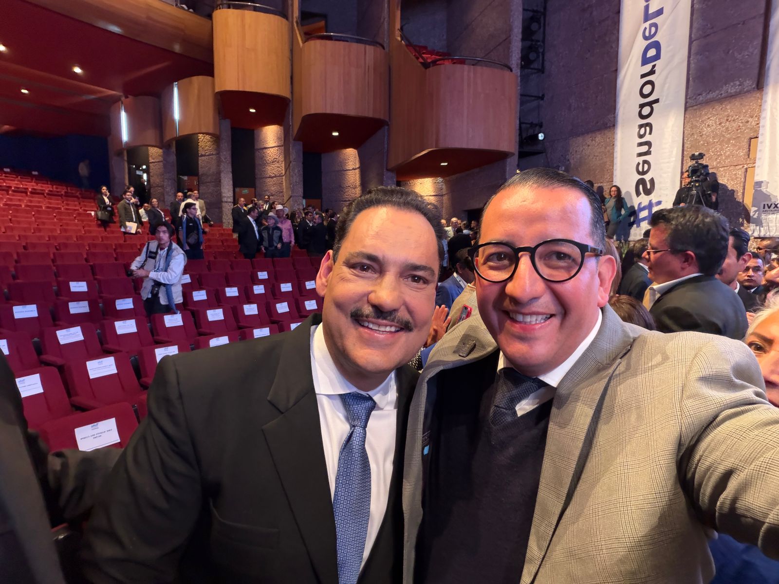 Acompaña Max a Toño en su Informe legislativo
