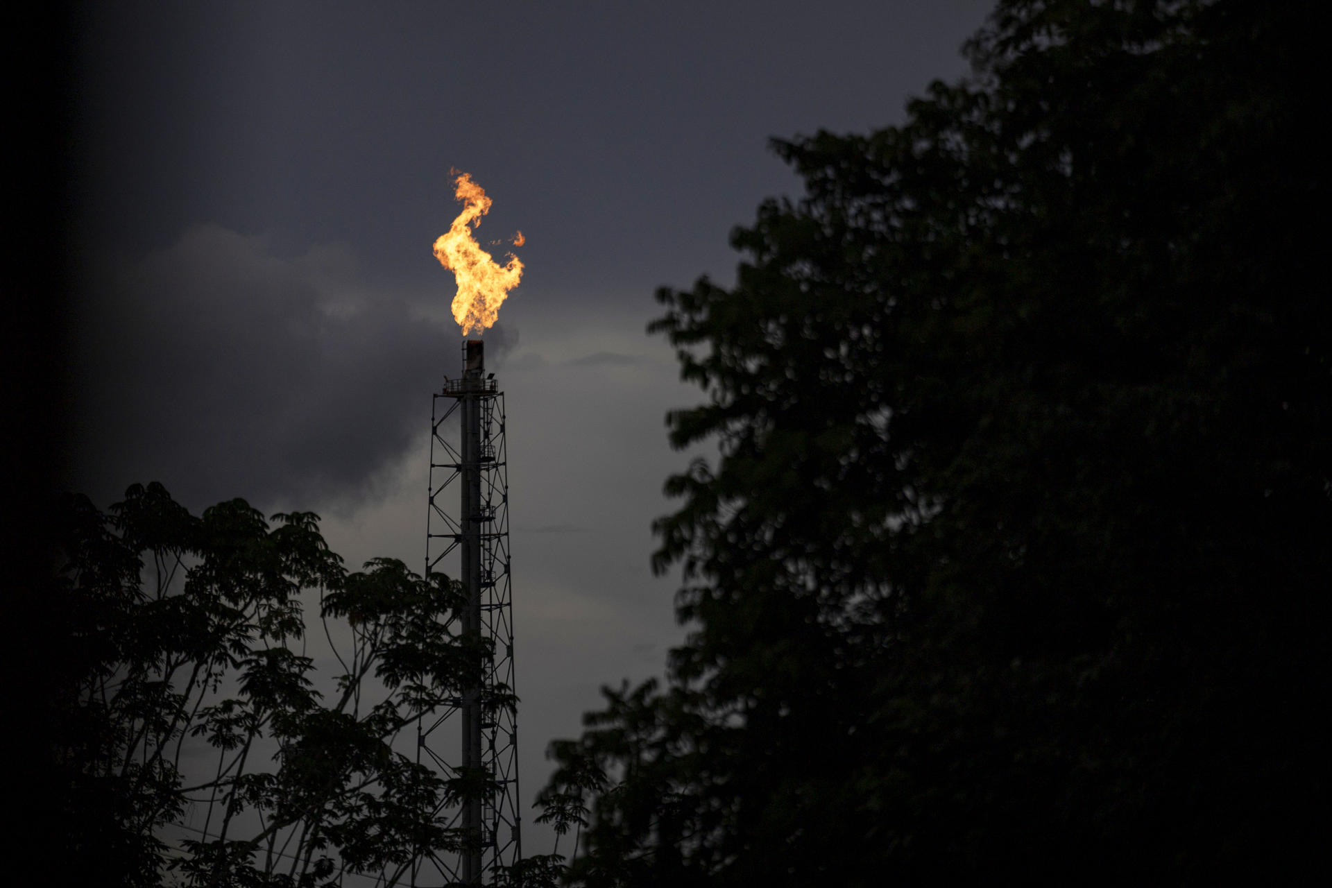 México frenó el envío de petróleo a Cuba, según Bloomberg
