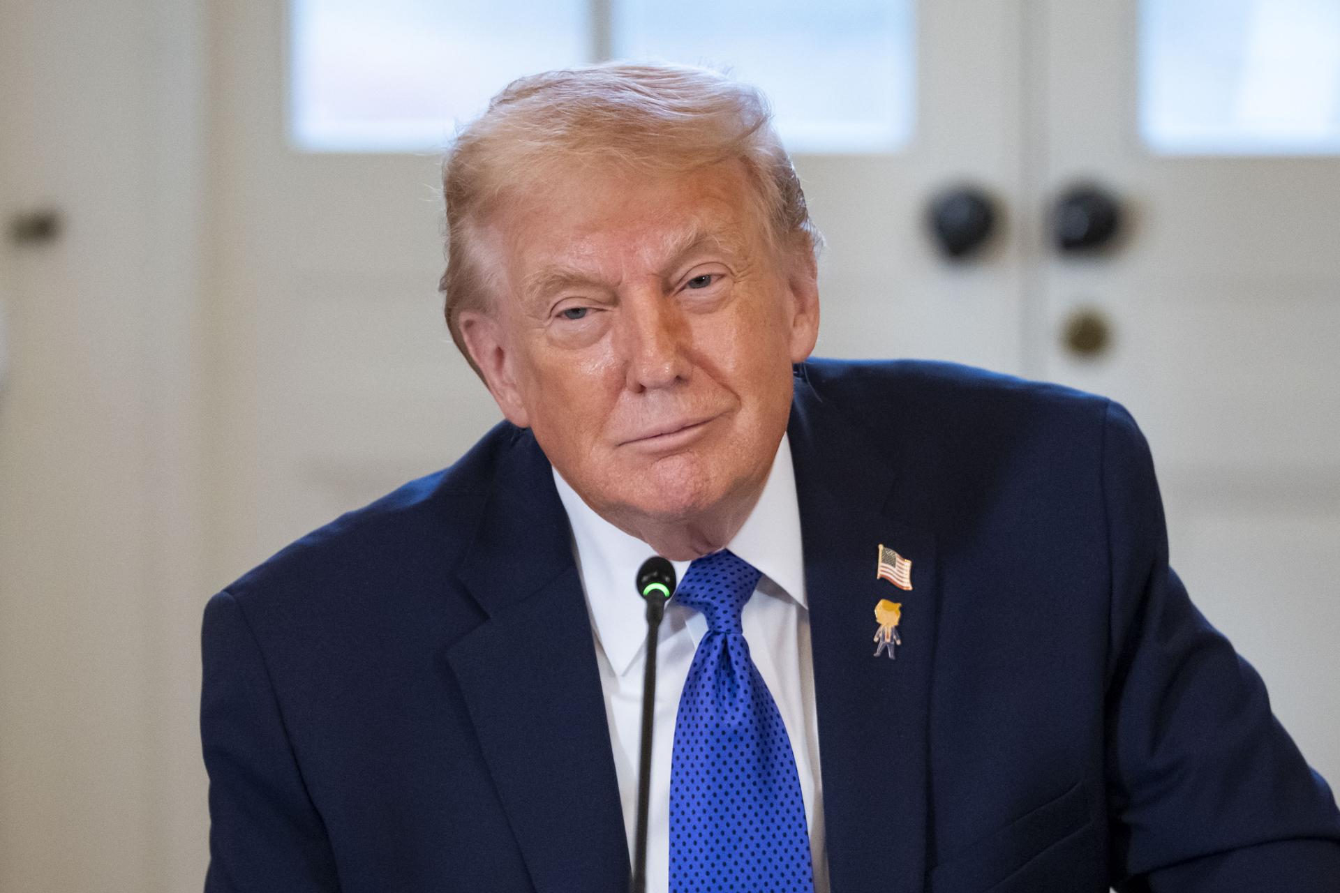 Trump: cualquier país que “haga negocios” con Irán será castigado con un arancel del 25 %