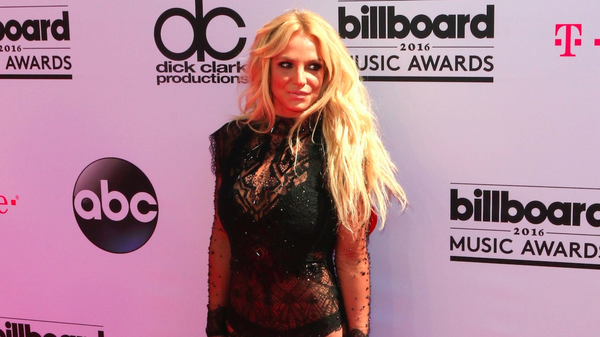 Britney Spears anuncia regreso a los escenarios, pero descarta presentaciones en EE.UU.